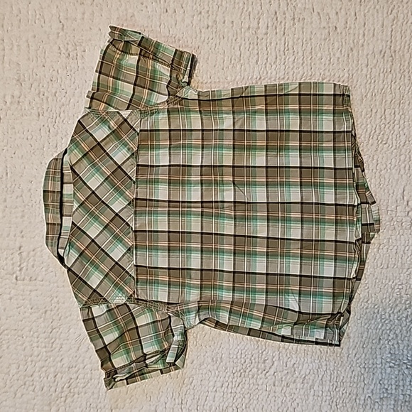 Old Navy Size 18-24 months boys button up shirt. - Picture 7 of 7